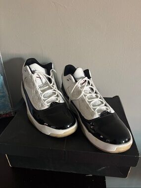 Nike Black and White Low-Top Sneakers with Patent Toe